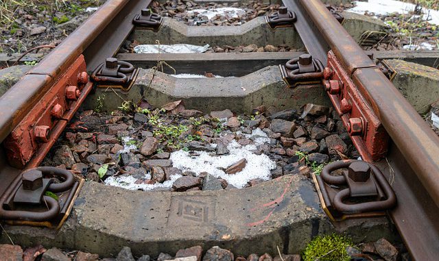 இரயில் தண்டவாளங்களில் இடைவெளி